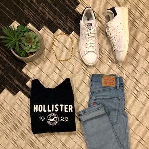 HOLLISTER | NAVY CREW NECK SWEATER